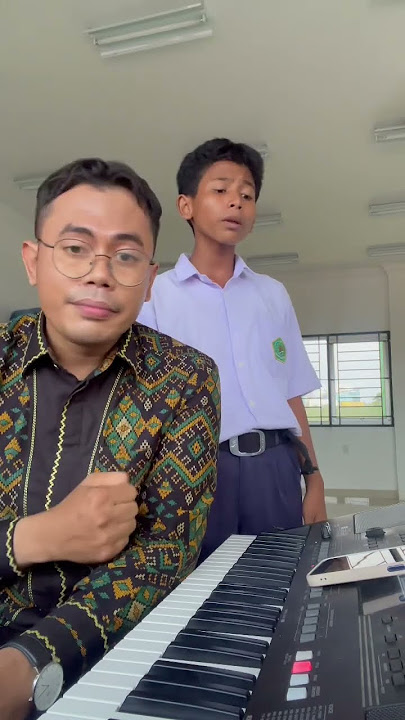 Komang - Raim Laode Cover Ahmed and Sir Tri Adinata (Vocal Coach)