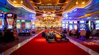 Sergio Perez Scheurt In Red Bull Door Casino In Las Vegas