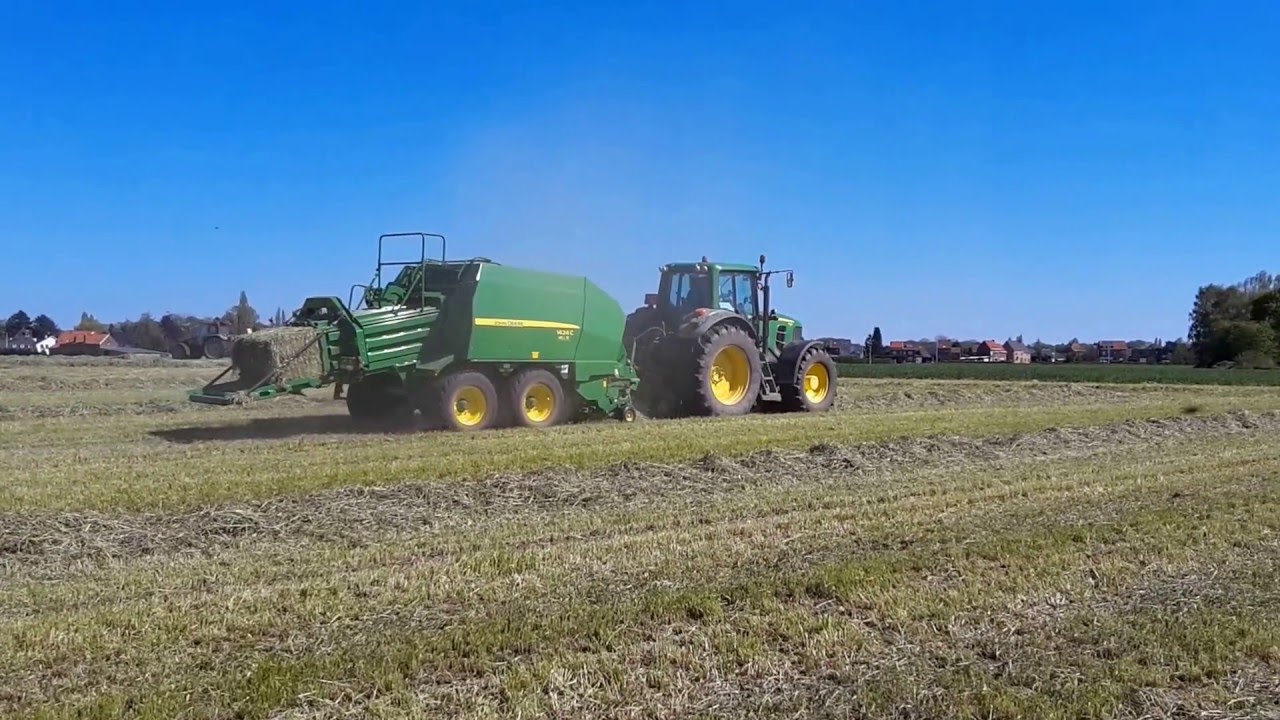 John Deere 1424C - De eerste pakken gemaakt!