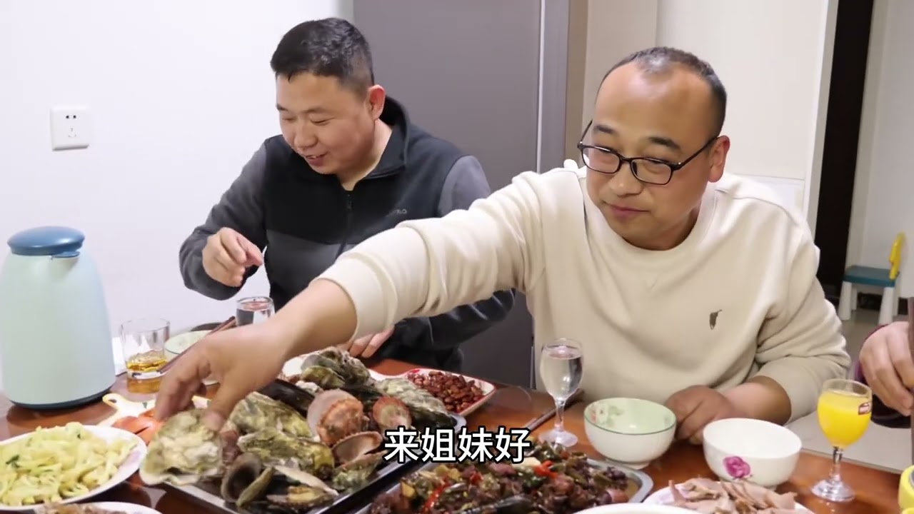 家里添置了新家电，炒一桌菜同学一家来家里一起庆祝，相好#美的带你嗨逛山东 #山东美的团购福利官 #日常vlog