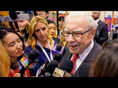 Warren Buffett Is Surrounded By Female Reporters | May 4, 2019 thumbnail