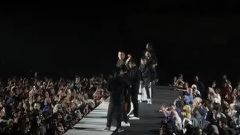 TULUS - MAHAKARYA (LIVE at Konser Monokrom TULUS 060219)