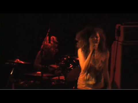 The Donnas - Let's Go Mano