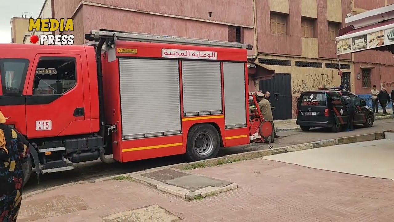 هذا الصباح بالمحمدية زوج جرها من مكان العمل تاعها وصفاها ليها