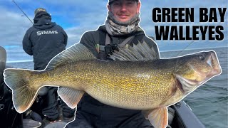 Catching BIG Spring Walleyes on the Bay of Green Bay!