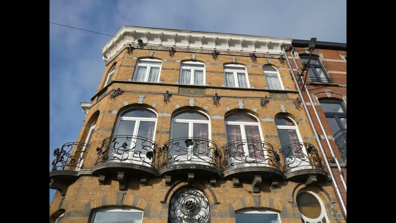 Balade architecturale : L'élégance 1900 devant la gare de Jambes #artnouveau