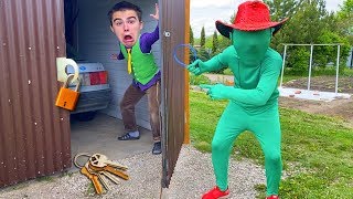 Green Man Locked Garage Door on LOCK VS Mr. Joe on Audi 80 VS Lock 13+