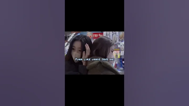 Yuna's scared but Yeji let's eat this 😂 #itzy #itzyyuna #yuna #yeji #itzyyeji #midzy #lia #ryujin