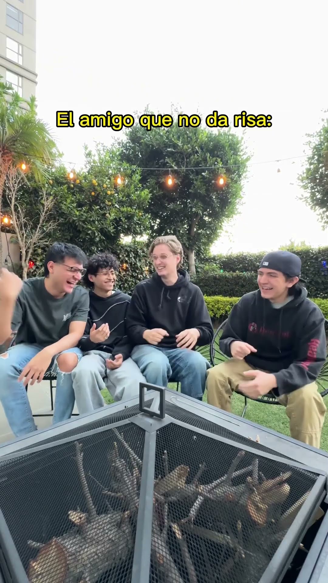 El amigo QUE NO DA RISA ??