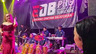 Download Mp3 Mencug papatong koneng medley goresan hate..#bajidor #jaipong Gudang lagu Download Mp3 Mencug papatong koneng medley goresan hate..#bajidor #jaipong