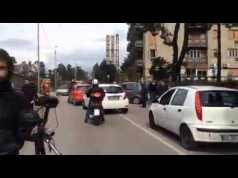 Salerno, aggrediti manifestanti e giornalisti davanti le Fonderie Pisano