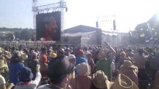 Snoop Dogg at Glastonbury 2010 Clip - Drop it like it's hot clip