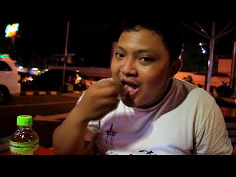 Student Of Sahid Institute Of Tourism Jakarta #VLOGFRANCE : Au Restaurant