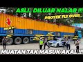 GILA., DILUAR NALAR !!! Proyek Flyover, Di Jaga Polisi Truk Muatan Tak Masuk Akal Melintasi Tikungan