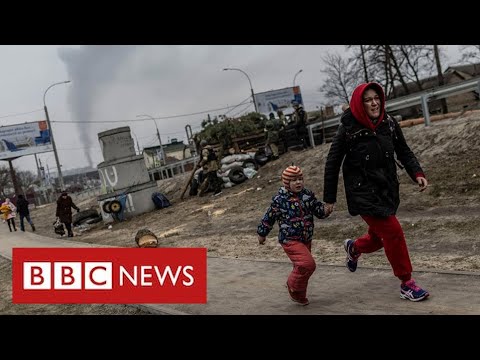 Children flee under fire as Russians advance on Kyiv - BBC News