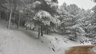 Vista general de la Sierra de Valdepeñas de Jaén por los Peñones tras la primera nevada de diciembre