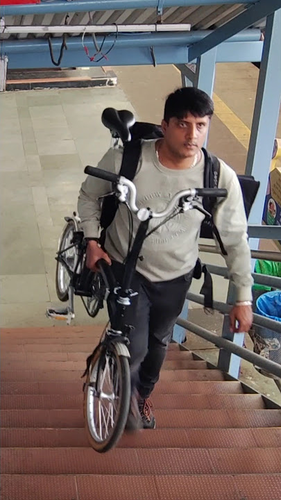 Download lagu Brompton easy to carry while touring #brompton #bromptonbicycle #travel #backpacking #bromptonbuddy