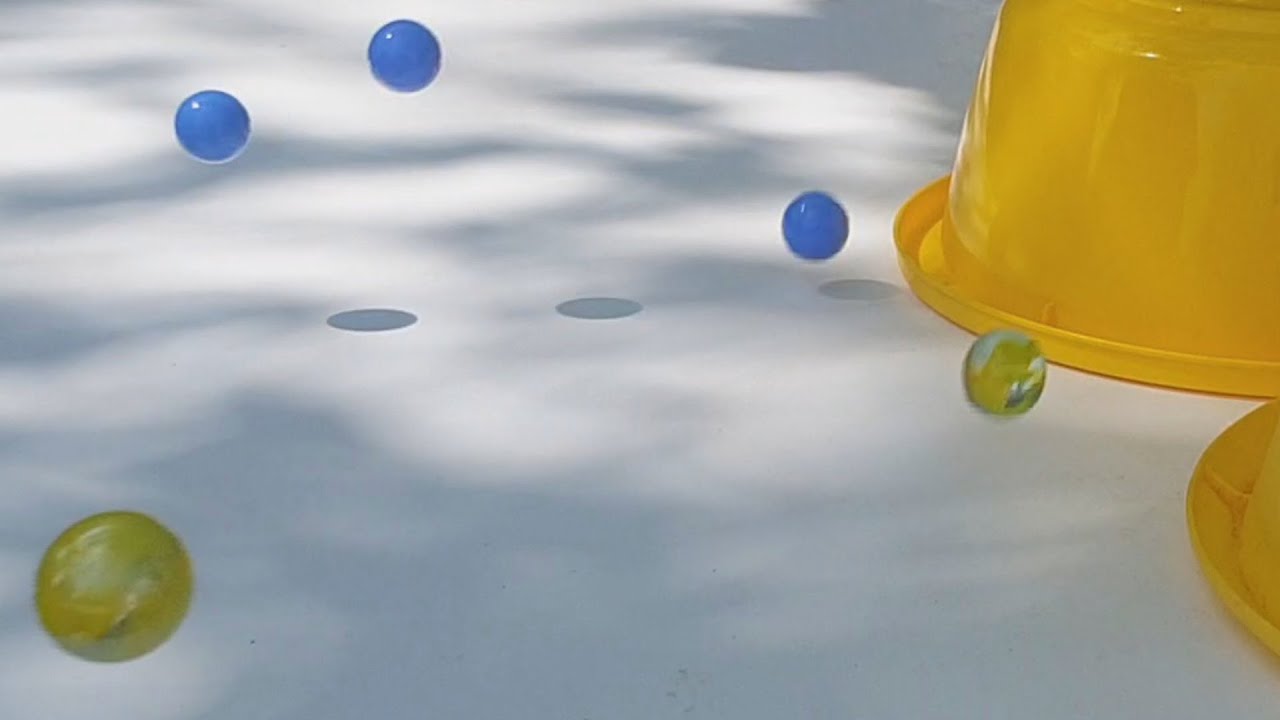 Bouncing blue and yellow Balls Marble run race ASMR Winding slope