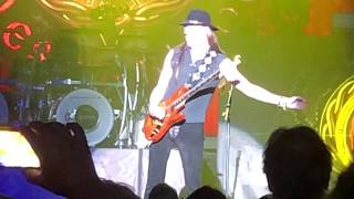 Epic Guitar Duel: Reb Beach vs. Joel Hoekstra (Whitesnake Live 5/8/2019 Paramount, NY)