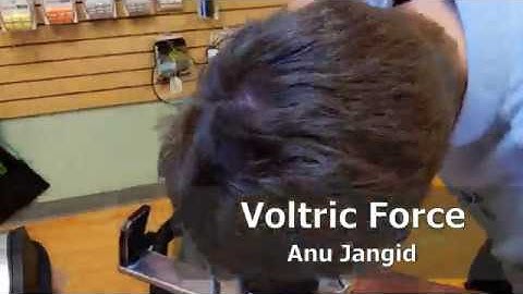 Time Lapse: How to String a Yonex Voltric Force Badminton Racquet