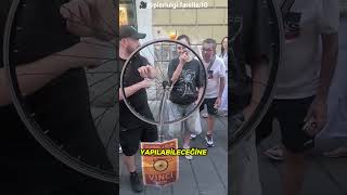 Bir tekerlek ve bir top onu milyoner yaptı #shorts