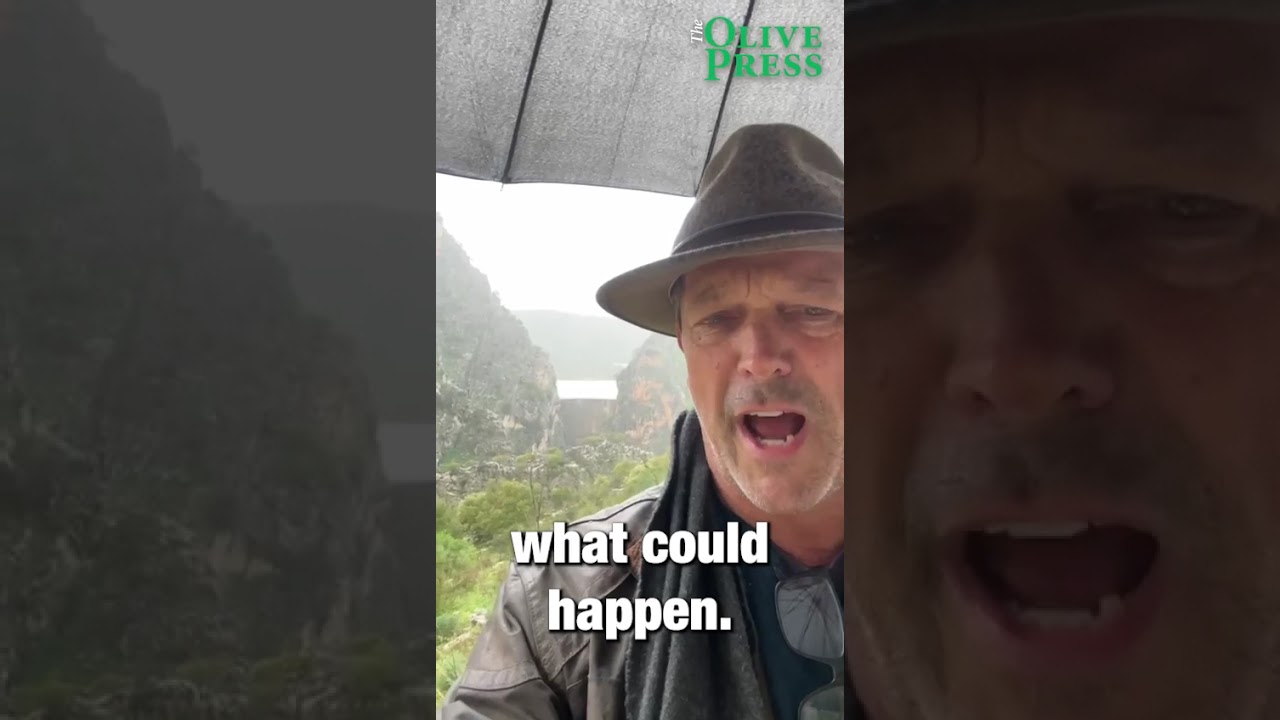 Столетняя плотина Монтехаке в Малаге полностью заполнена и находится на грани перелива.