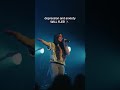 كان من المذهل حق ا سماعكم جميع ا تغنون مقطعي مباشرة المجد لله مسيحي شورت