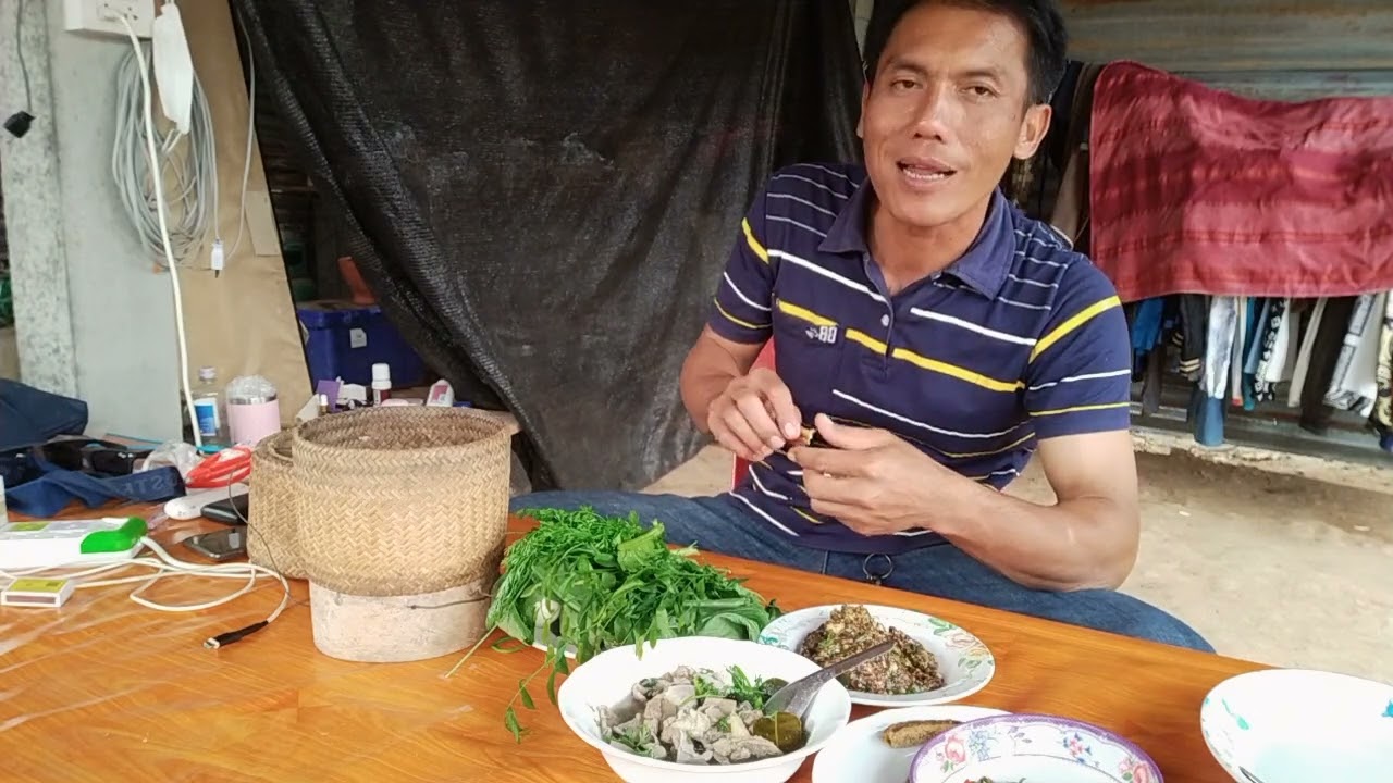 มาทานข้าวมื้อเที่ยงกันครับ