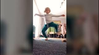 Kid Dancing to Samsung Ringtone Meme