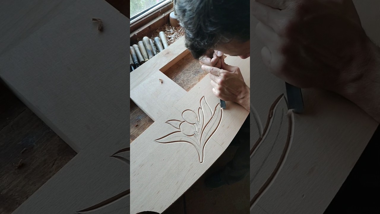 Woodcarving a decorative olive tree branch 🫒!!! 