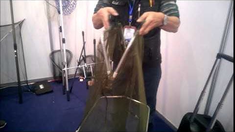Foldable Fish keeper net with a clickable  lock on the handle.