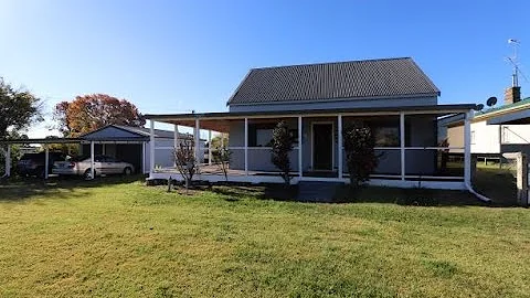 Family owned for 100 years - First time offered fo...