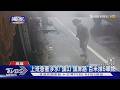 #獨家 高雄百米路段撿5車牌！豪雨淹水多路段成「車牌墳場」｜TVBS新聞 @TVBSNEWS01