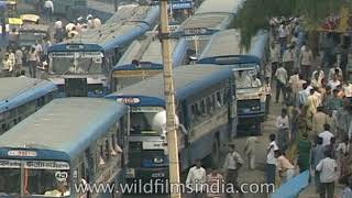 Delhi's old buses and diesel fumes from 1990's - archival footage of Bluelines and Redlines screenshot 3