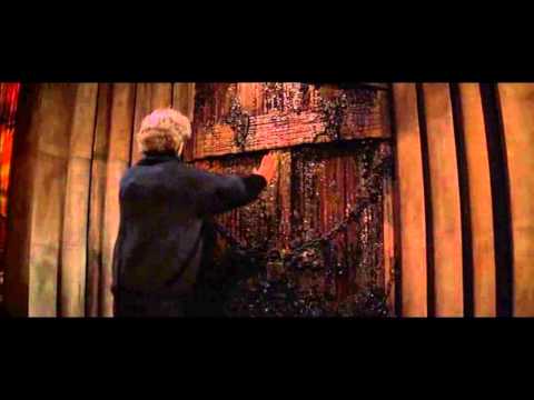 In The Mouth Of Madness scene - 