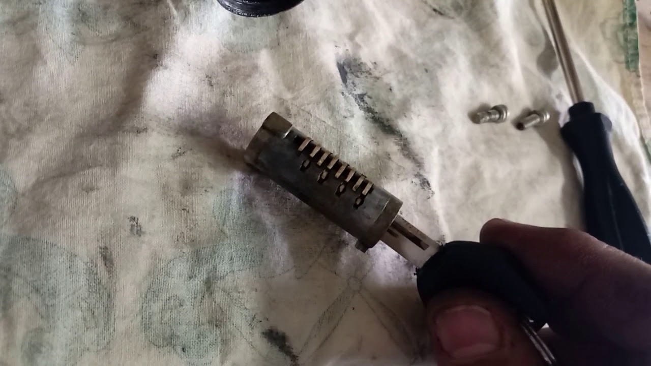 Chave de ignição da Bandit travando, desmontagem e lubrificação