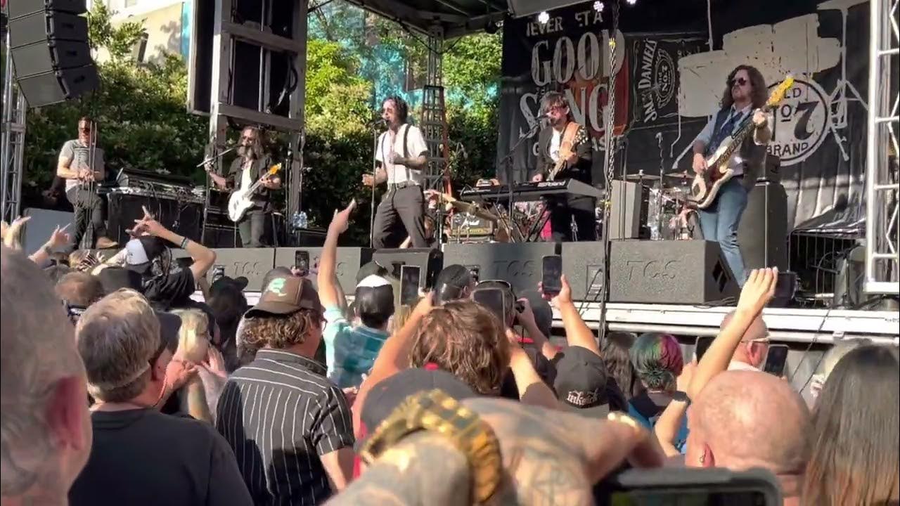 Sometimes Y Yelawolf and Shooter Jennings live “Rock & Roll Baby