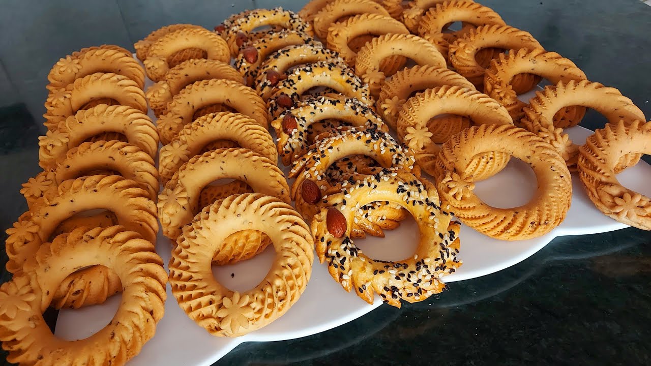 كل اسراركعك منقوش وكعك بلا منقاش  بعجين واحد تجي هشيش