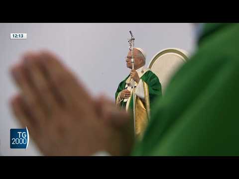 Video Papa Leone in preghiera per la pace. Il Rosario con i bambini in Vaticano