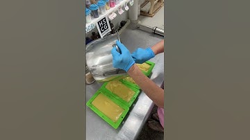 Timelapse soapmaking #smallbusiness #alegnasoap #soapmaking #shorts #blackeyedpeas #igottafeeling