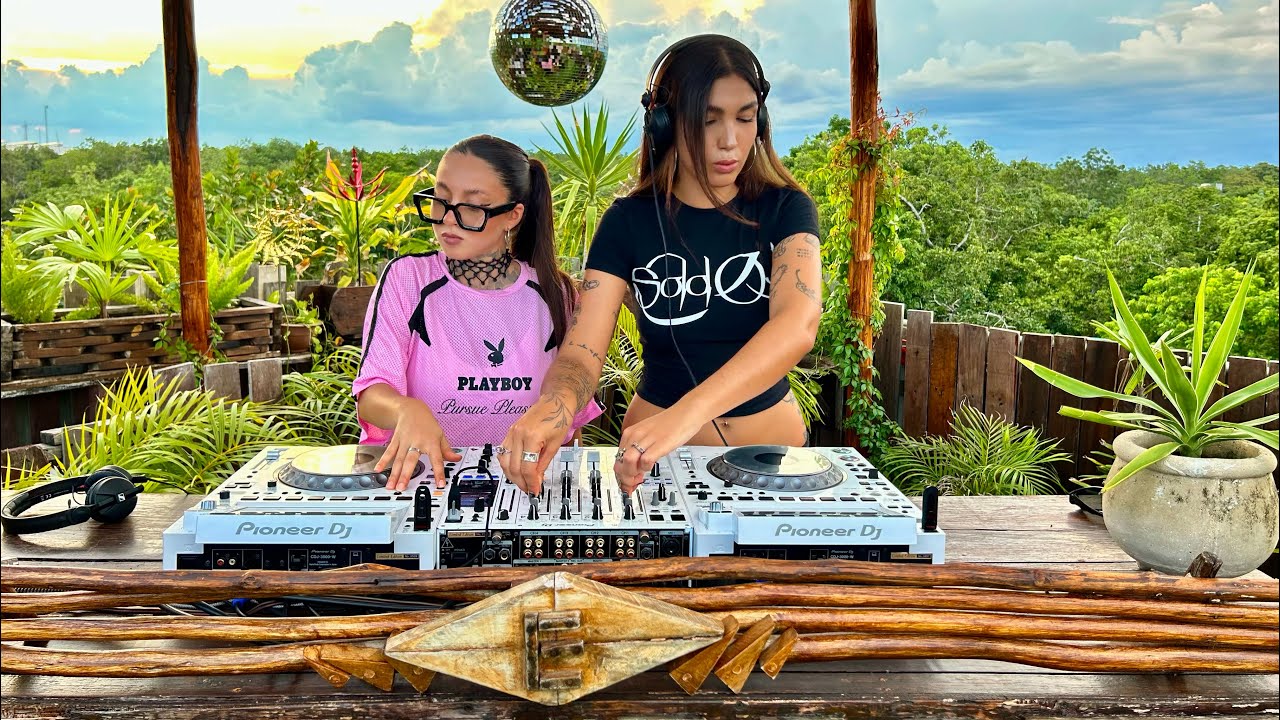 Florencia Vigna & Viccy | Techno Girls Sunset Mix 2025 | By 