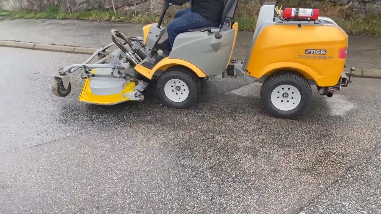 Åkgräsklippare Stiga Titan 26H 4WD