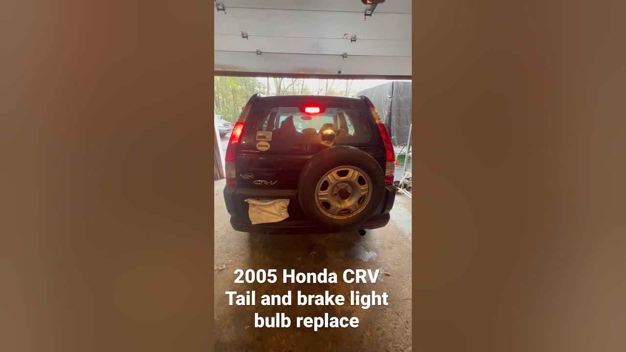 2005 Honda CRV brake light replacement #shortsvideo #shortsfeed #diy #