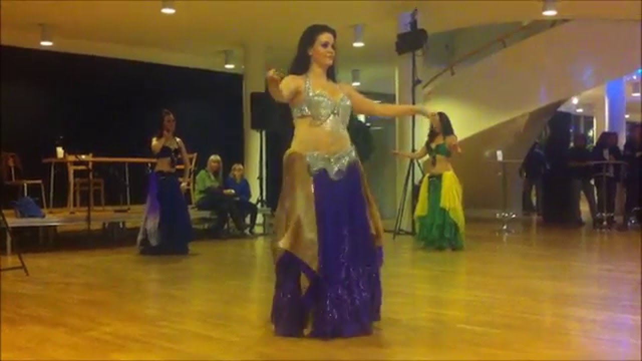 Dansöz uppträder med magdans på konserthuset i Malmö!