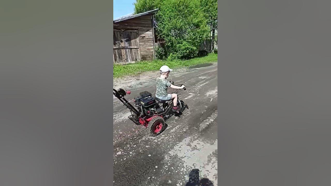 Цивилев на трицикле
