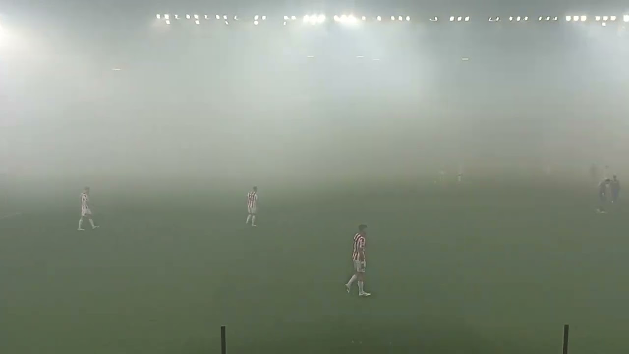 Wszyscy śpiewamy, Cracovia to MY!⚪🔴        Dymy na Kałuży!🔥🔥🔥