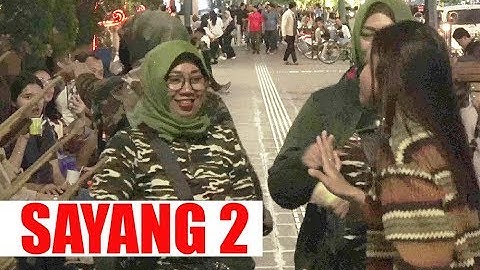 GAK TAHAN !!! CEWEK2 JOGET SAYANG 2 -- PENGAMEN CALUNG FUNK MALIOBORO YOGYAKARTA