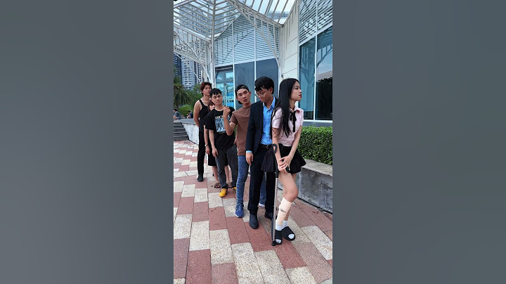 Please give up your seat to the disabled girl at the front of the line [CONDA NGUYEN] #condanguyen