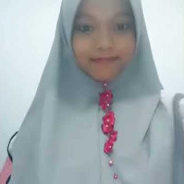 ketika bantuin tante jualan hijab, tapi dibikin video Tiktok. silahkan di tonton.