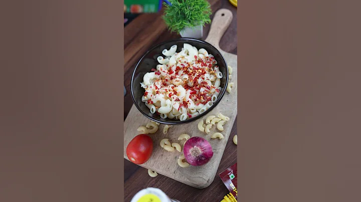 Chips 🍿  Eating Life Hack 😀 Pasta Chips  #shorts #ytshorts #comedy  #lifehacks #foodhacks #maggi